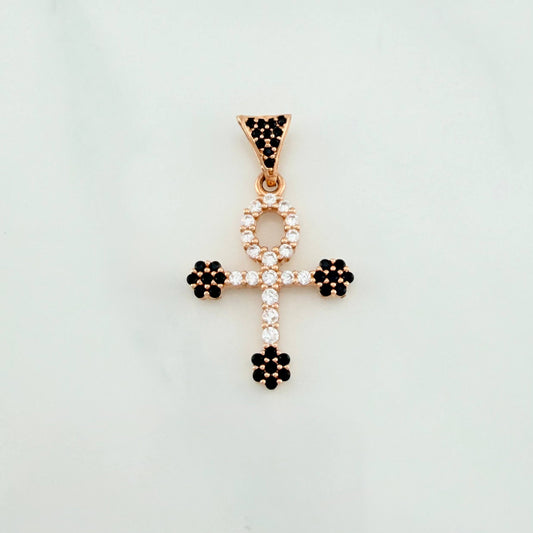 Dije Cruz Flores 2.4 g / 1 1/4 in Oro Rosa 18K