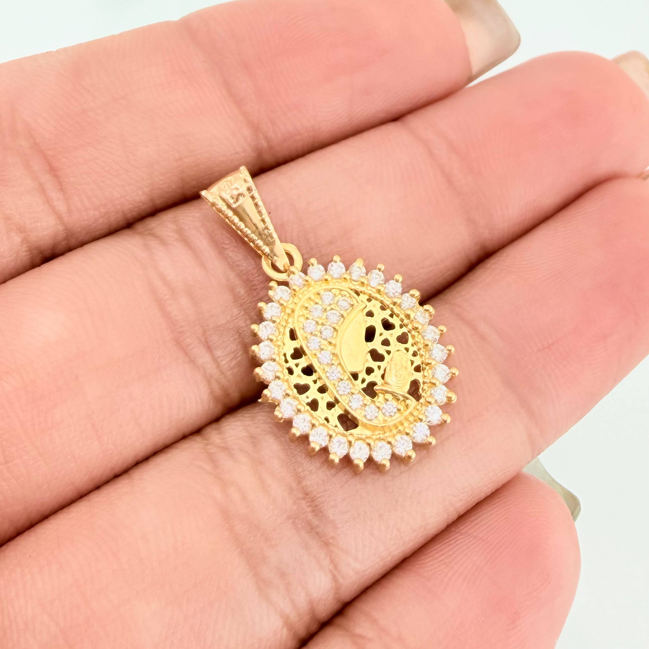 Dije Virgen Maria 1.7 g / 1 in Oro Amarillo 18K