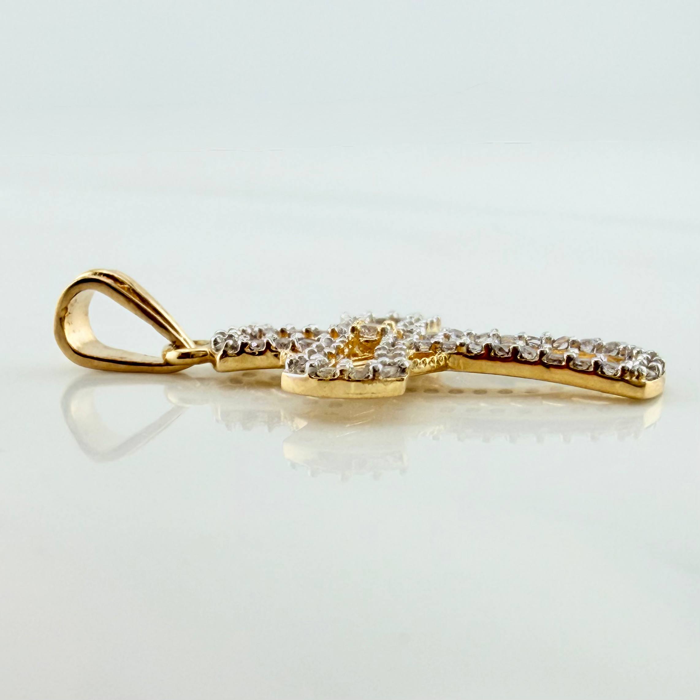 Dije Cruz 1.85 g / 1 1/4 in Dos Oros Amarillo Blanco 18K