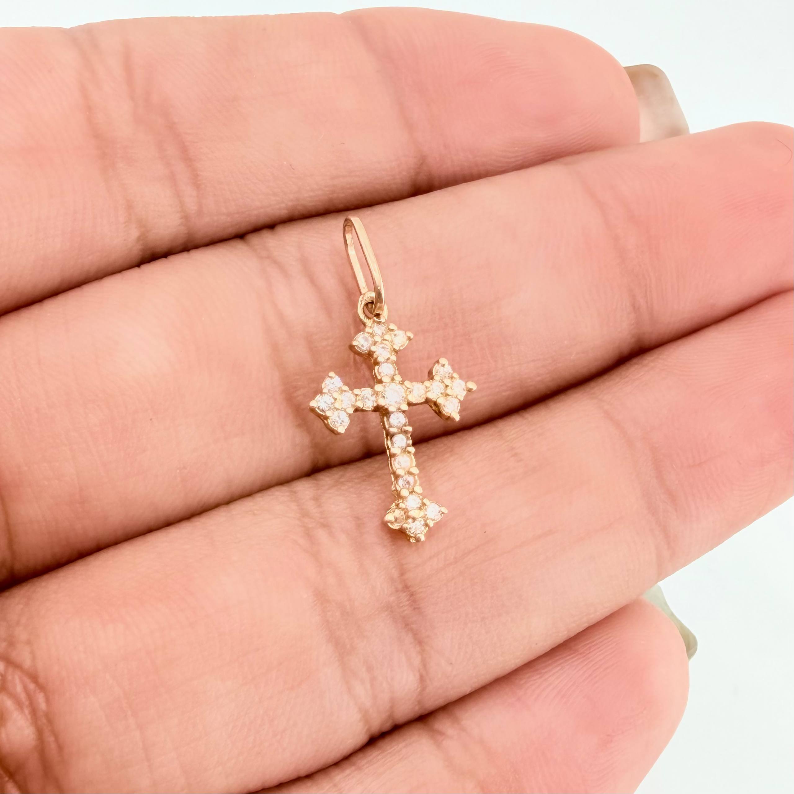 Gothic Cross Pendant 0.55 g / 3/4 in 18K Yellow Gold
