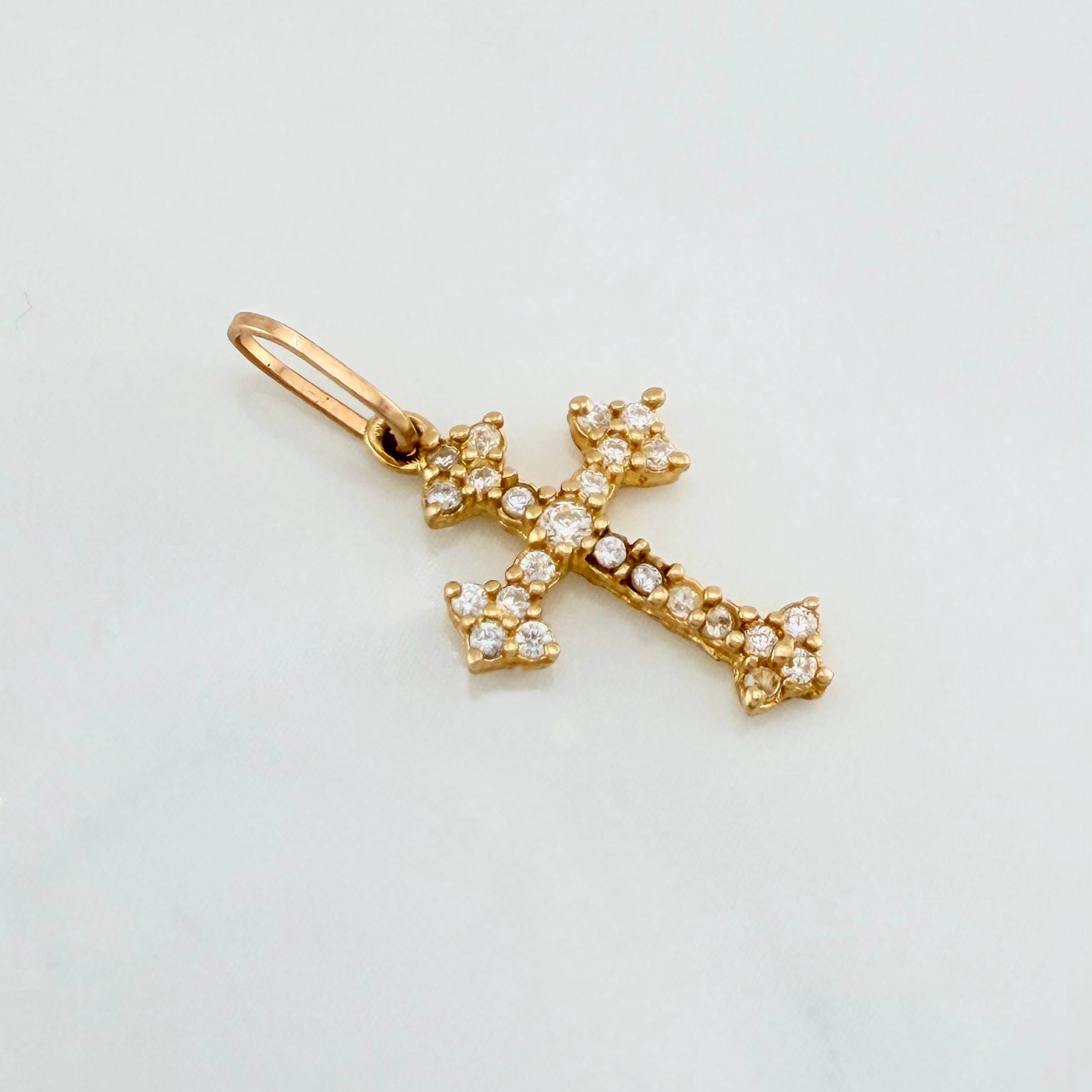 Gothic Cross Pendant 0.55 g / 3/4 in 18K Yellow Gold