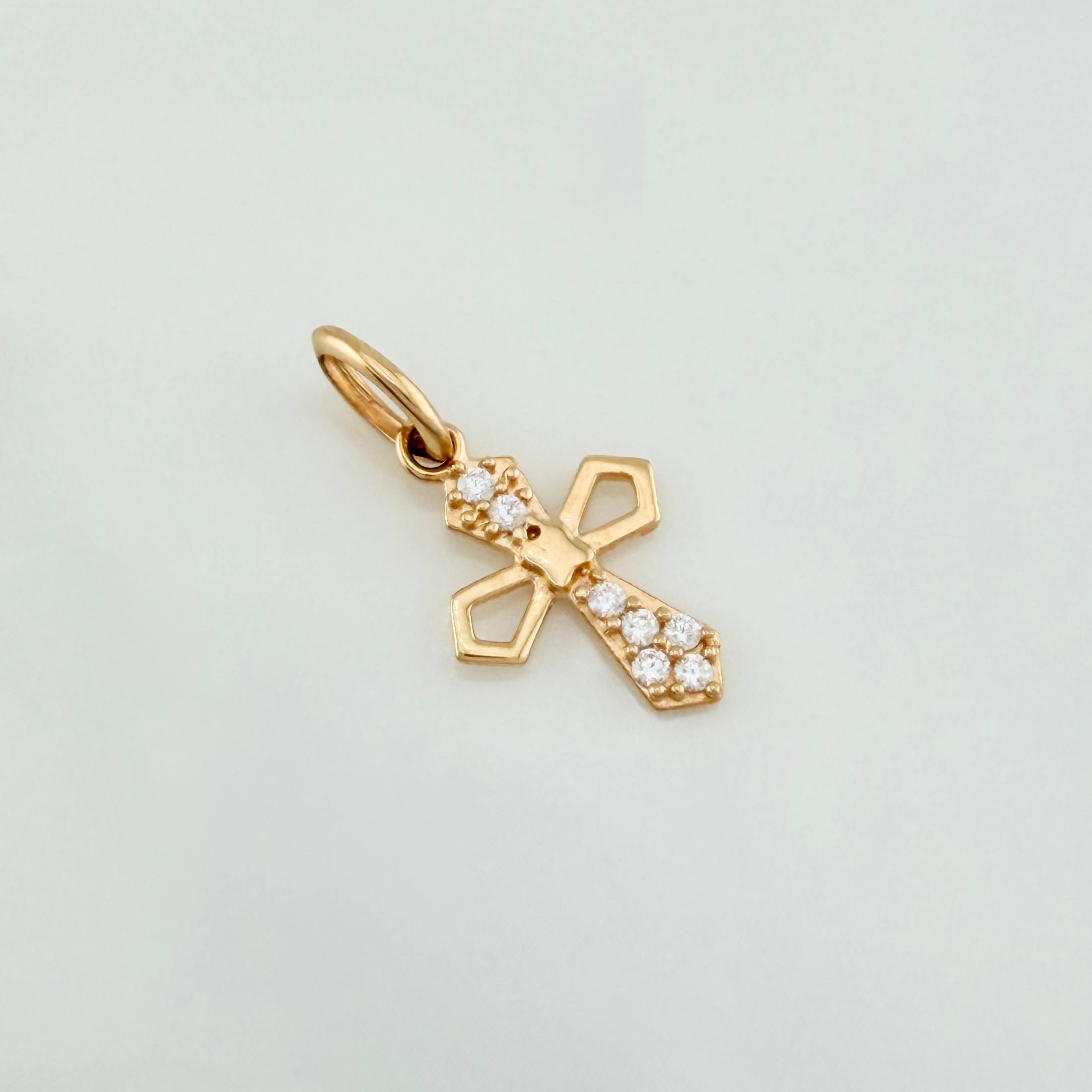 Gothic Cross Pendant 0.6 g / 3/4 in 18K Yellow Gold