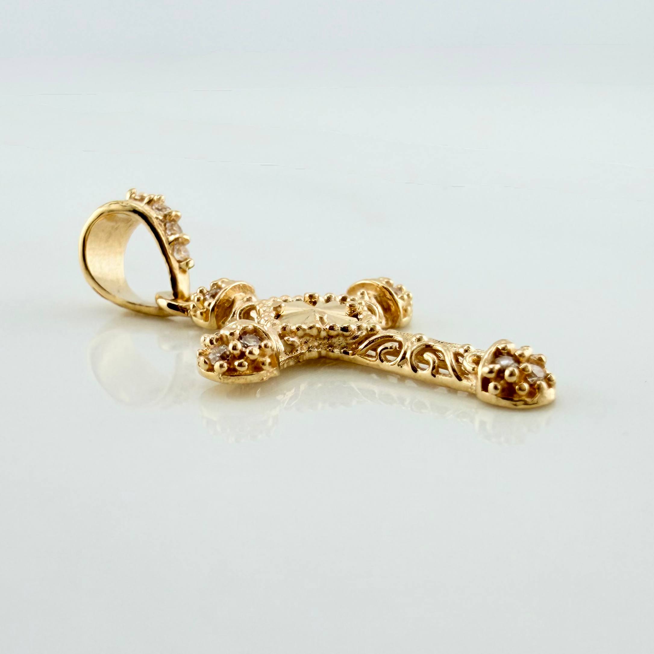 Clover Cross Pendant 1.2 g / 1 in Yellow Gold 18K
