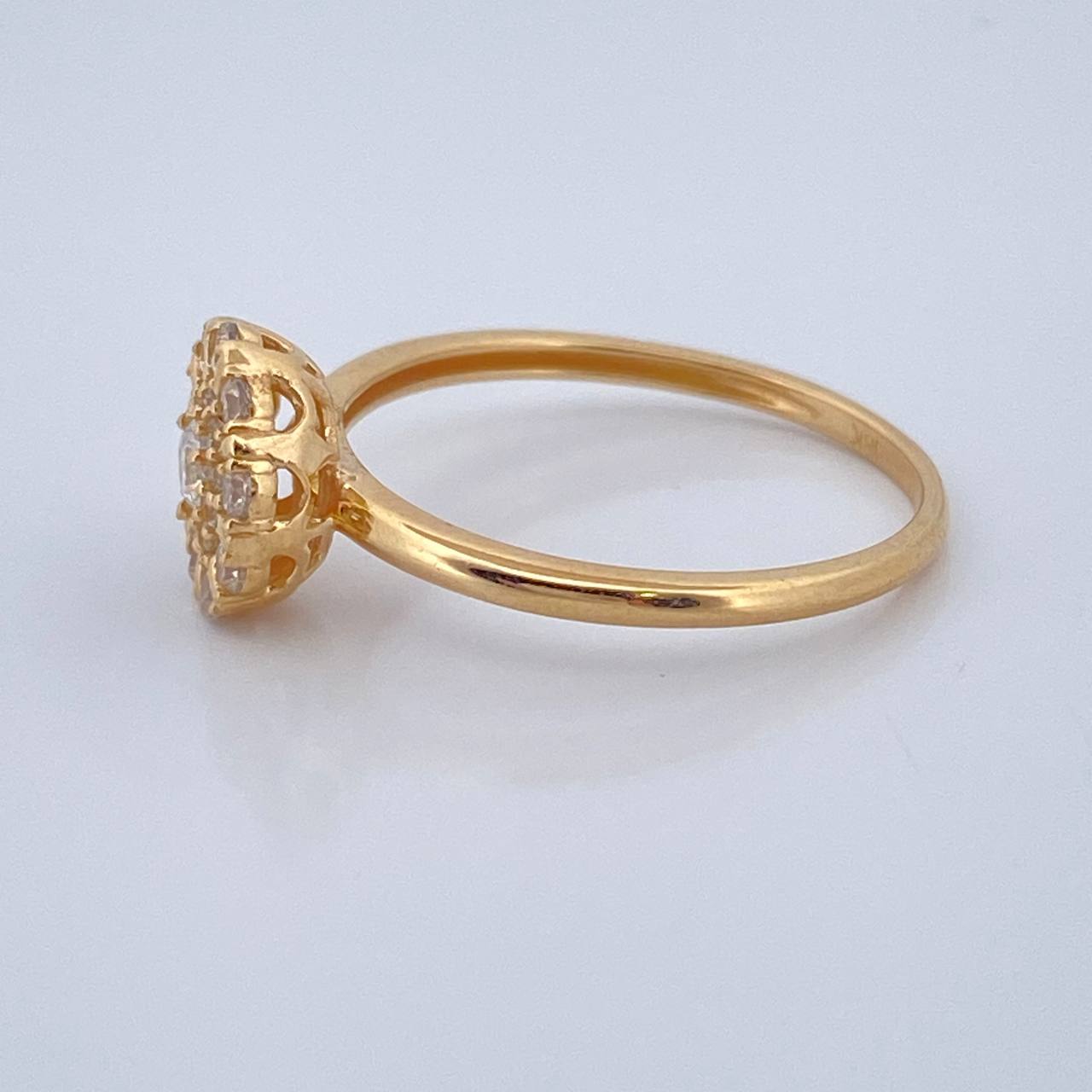 Halo Circle Ring 2.1gr / T6 3/4 / 18K Yellow Gold %