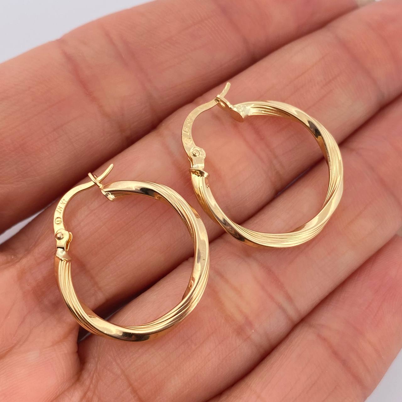 Candongas Mai 1.55gr / 1 in / Oro Amarillo 18K %