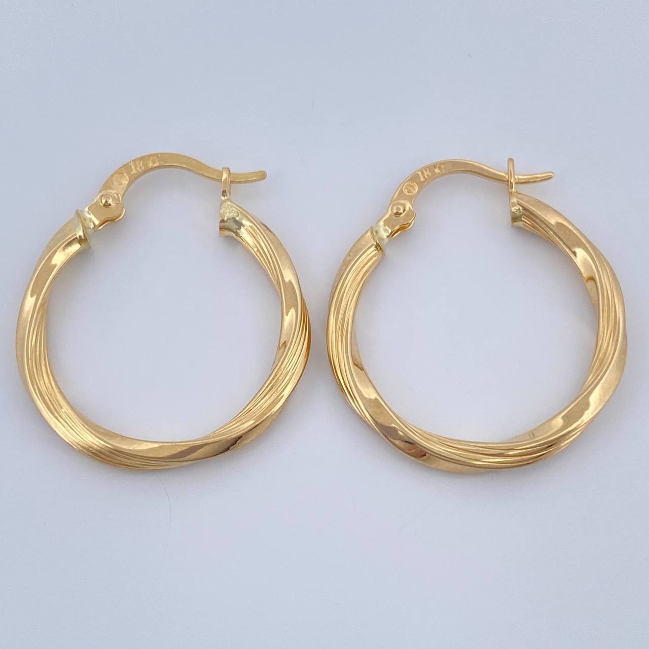 Candongas Mai 1.55gr / 1 in / Oro Amarillo 18K %