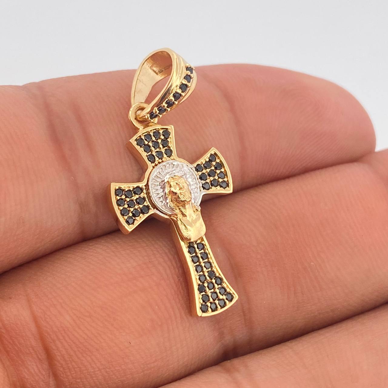 Dije Cruz Rostro Cristo 3.4gr / 1 1/4 in / Dos Oros Amarillo Blanco 18K %