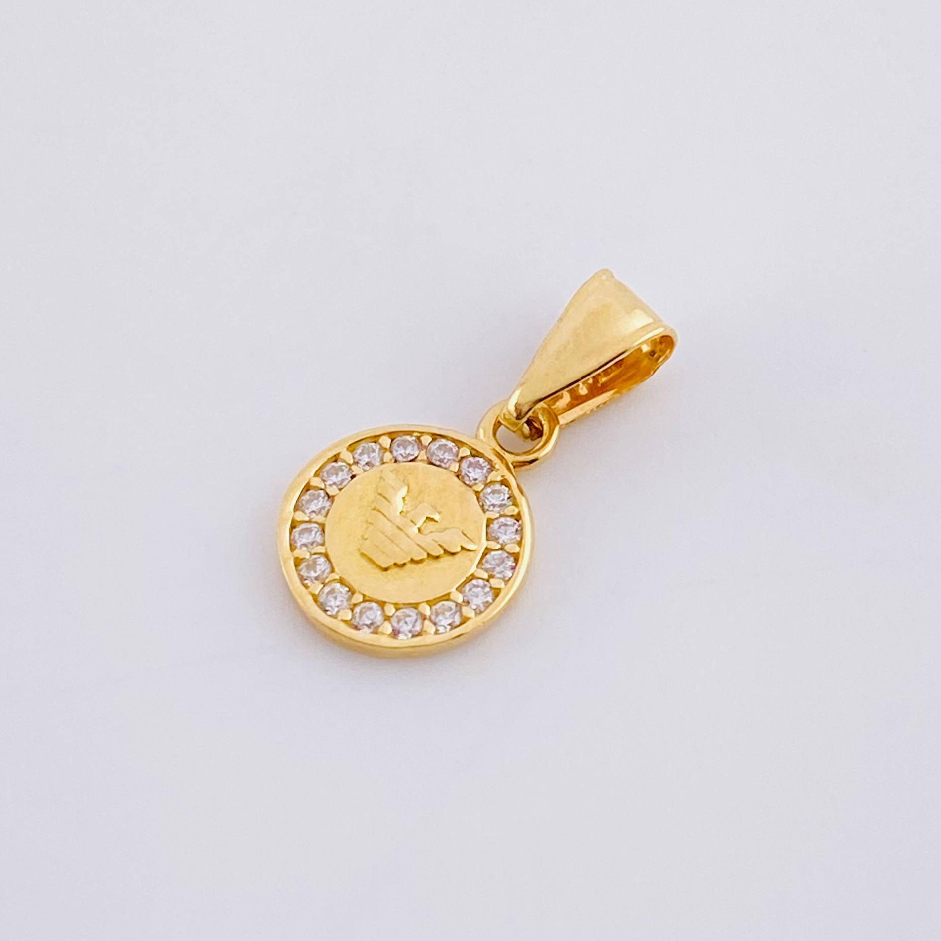 Pendant Striped Eagle 0.6gr / 1.4cm / White Zircons Yellow Gold