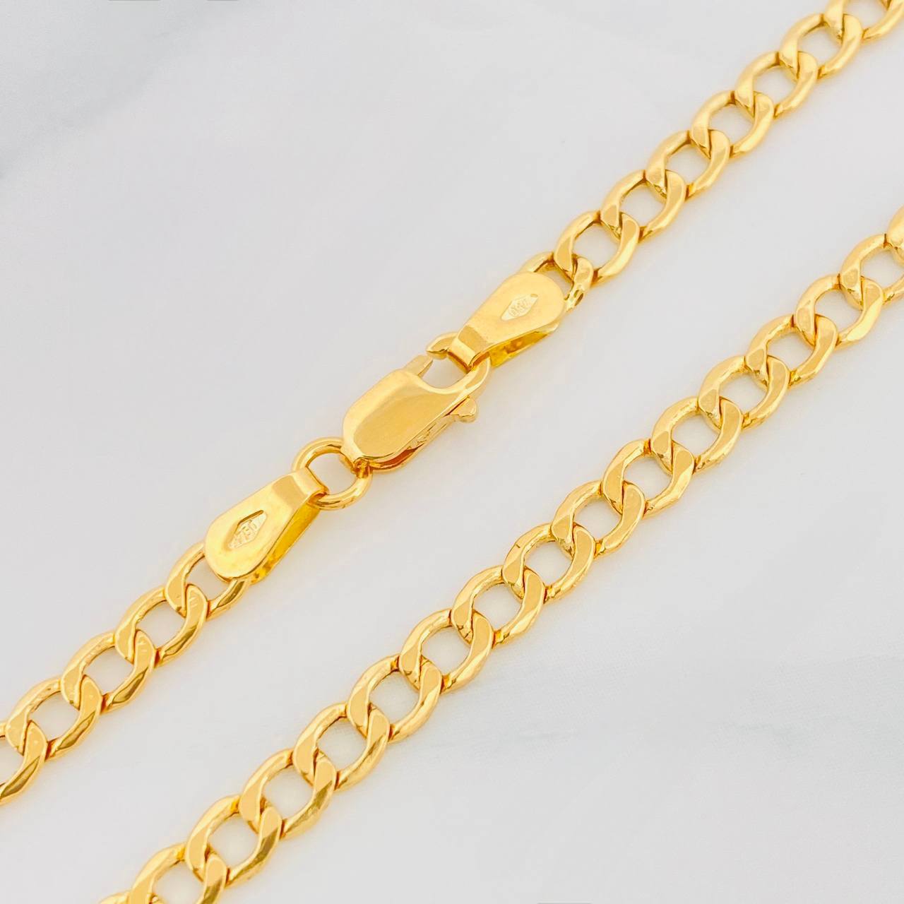 Cuban Links Bracelet 2.35g / 8 1/4 in / 3.4mm Yellow Gold 18K