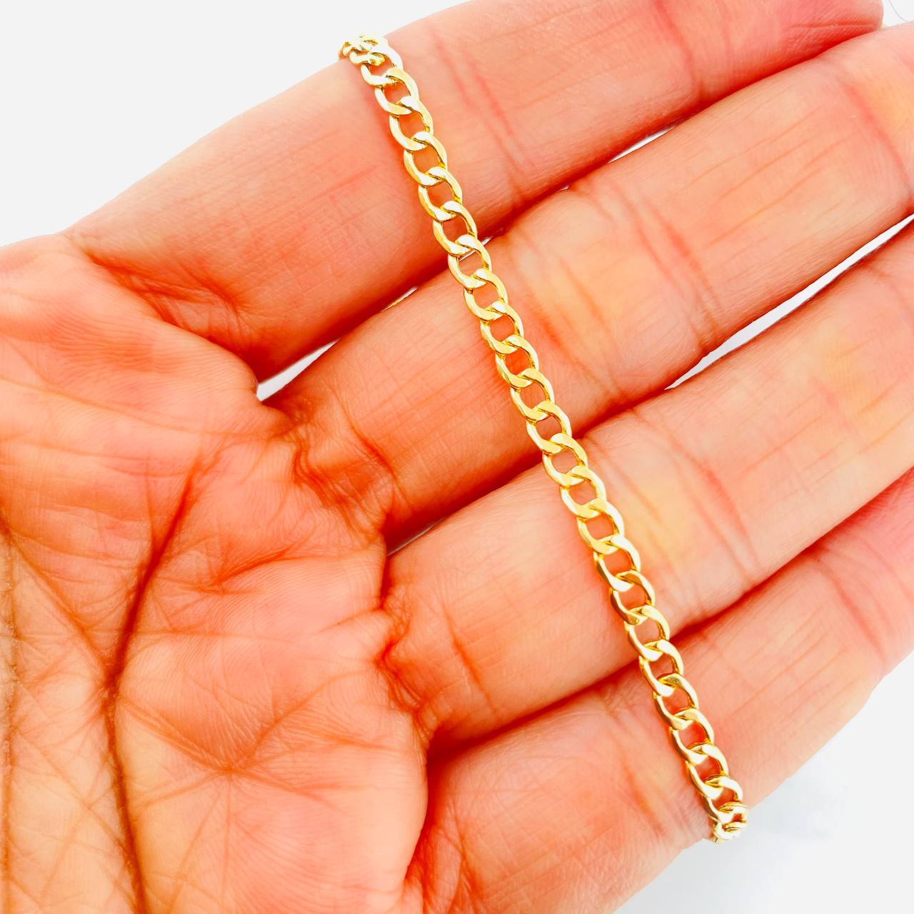 Pulso Cubano 2.4g / 8 1/4 in / 3.4mm Oro Amarillo 18K
