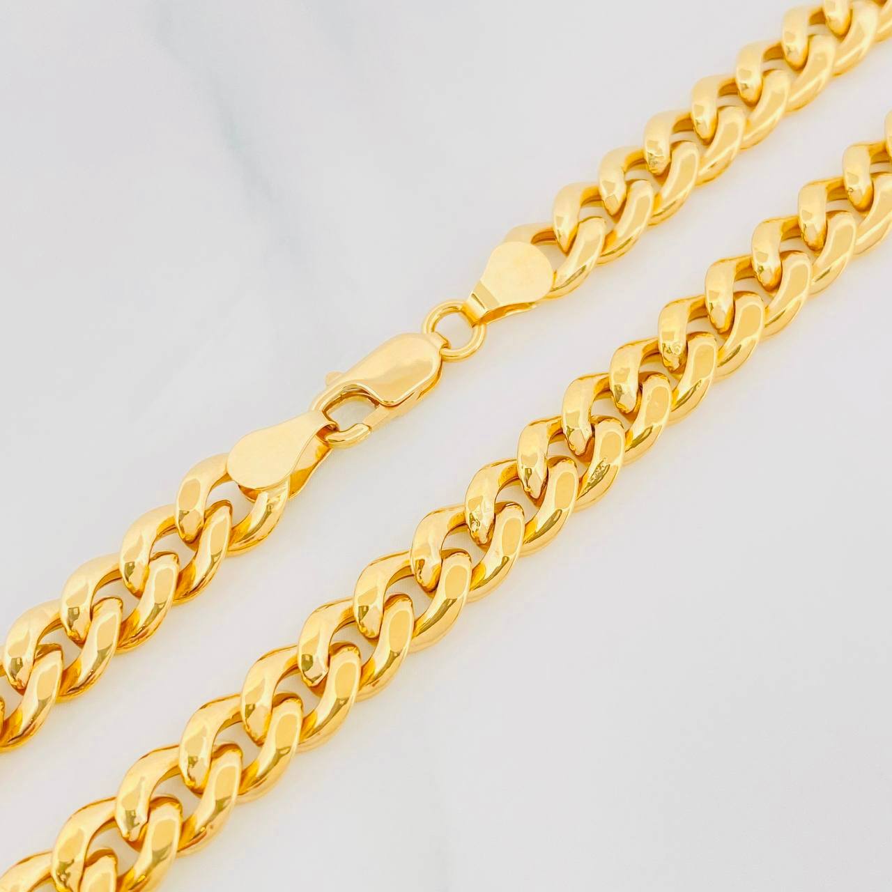 Cadena Cubana 13.5g / 24 in / 6.65mm Oro Amarillo 18K