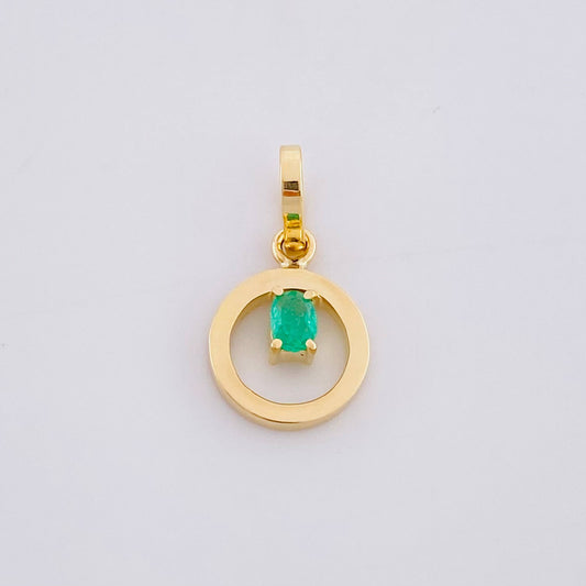 Dije Circulo Chispa Esmeralda 6pts 0.45g / 1/2 in Oro Amarillo 18K