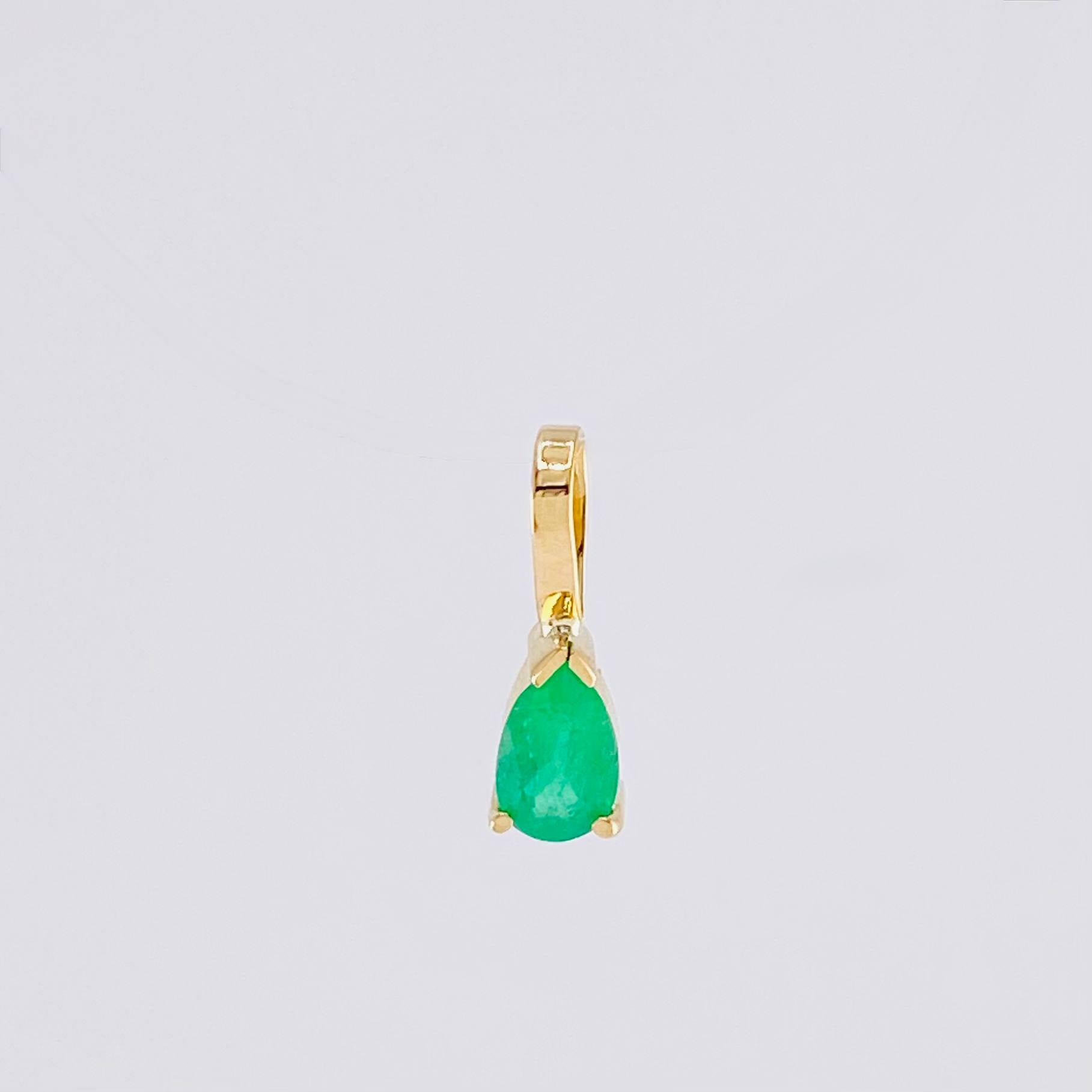 Dije Lagrima Esmeralda 19pts 0.25g / 1/2 in Oro Amarillo 18K