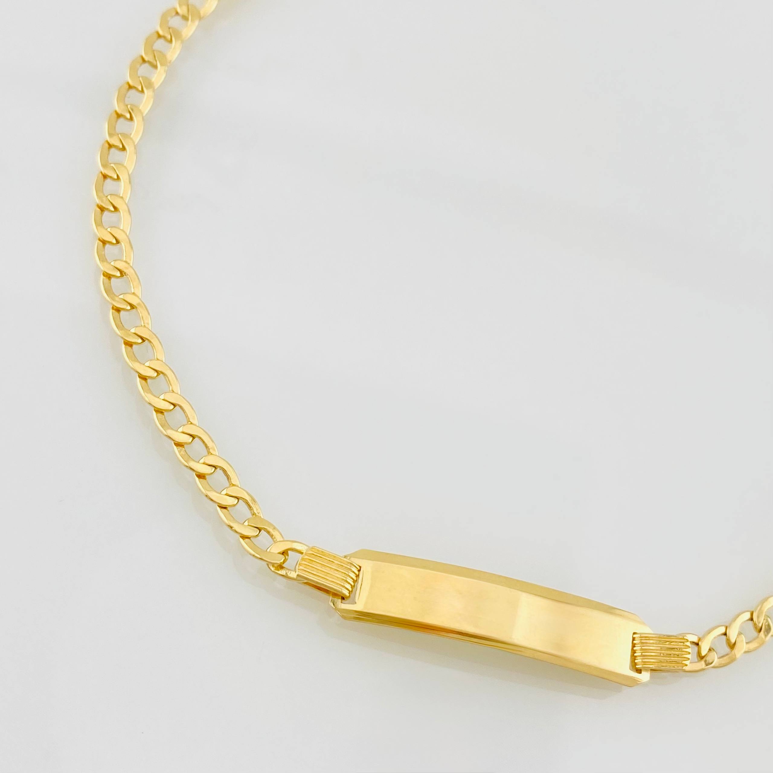 Pulso Cubano Placa 3.7g / 7 in / 2.85mm Oro Amarillo 18K