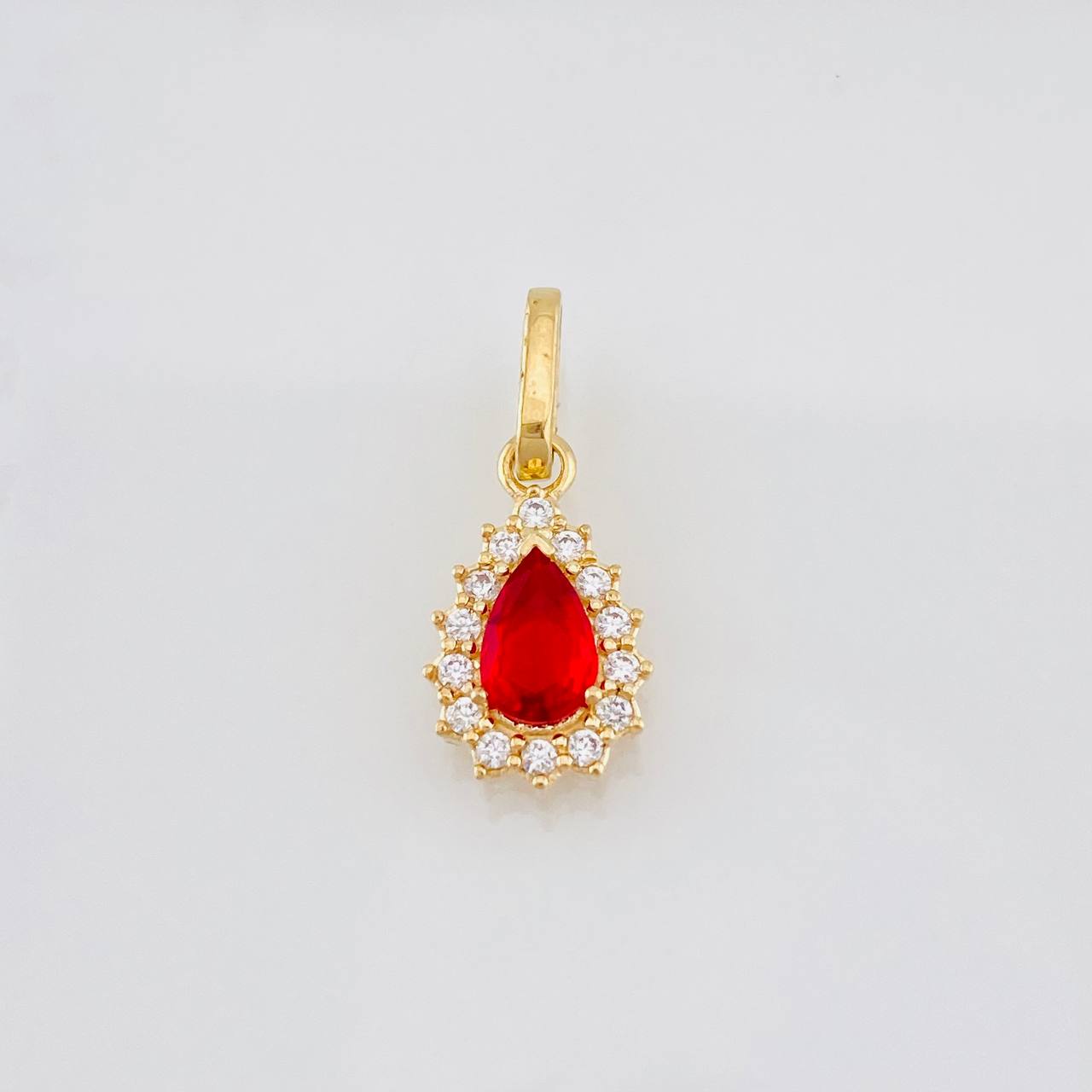 Pendant Tear 1.1g / 3/4 in 18K Yellow Gold