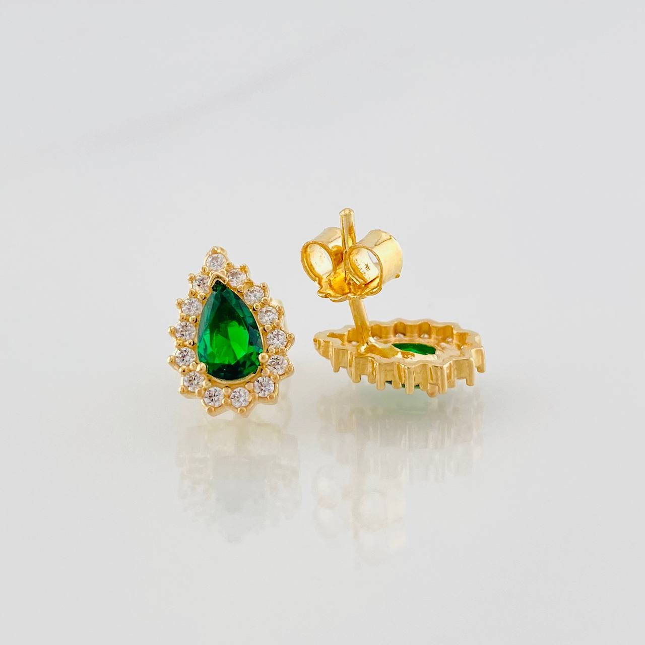 Topos Lagrima 2.4g / in / 7.91mm Oro Amarillo 18K