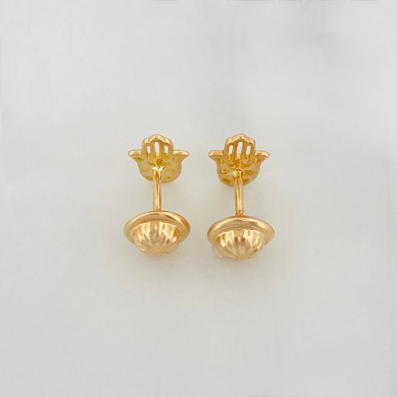 Stud Earrings Hamsa Hand 0.7g / in / 5.04mm Yellow Gold 18K