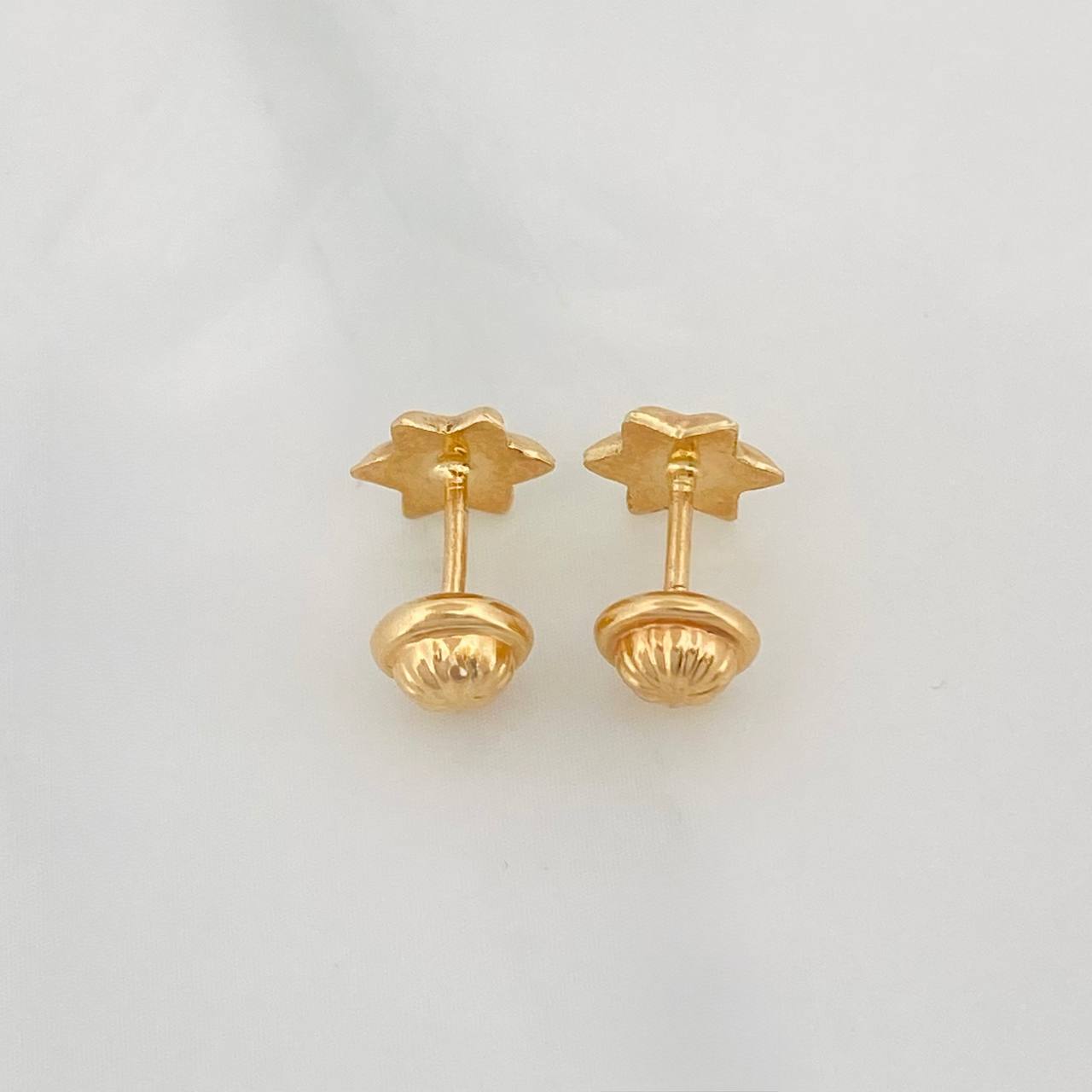 Stud Earrings Star of David 0.65g / in / 4.95mm Yellow Gold 18K
