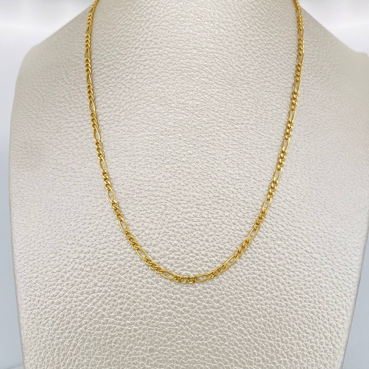 Cadena Figaro 3.1gr / 21 3/4 in / 2.3mm Oro Amarillo +1 18K %
