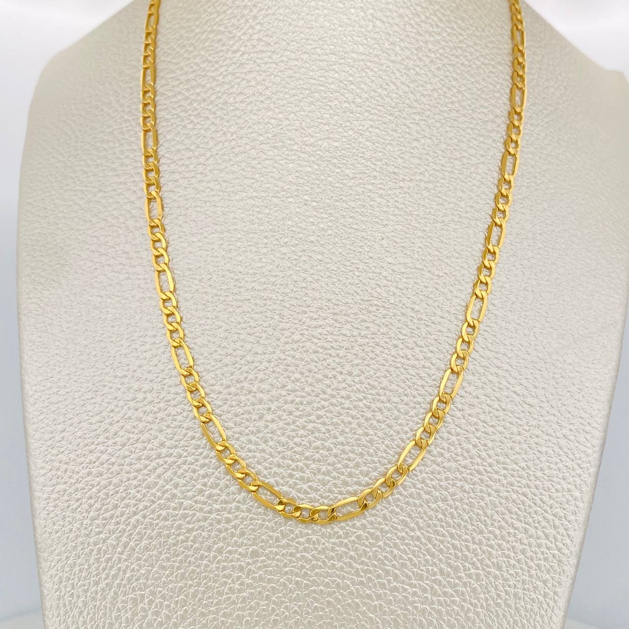 Cadena Figaro 5.8gr / 25 1/2 in / 3.22mm Oro Amarillo +1 18K $