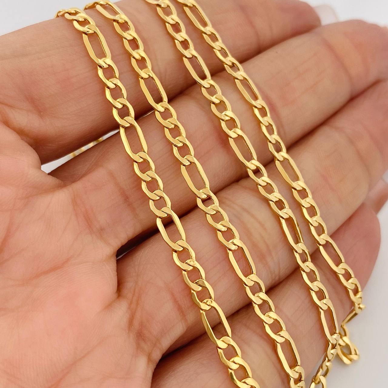 Cadena Figaro 5.8gr / 25 1/2 in / 3.2mm Oro Amarillo +1 18K $