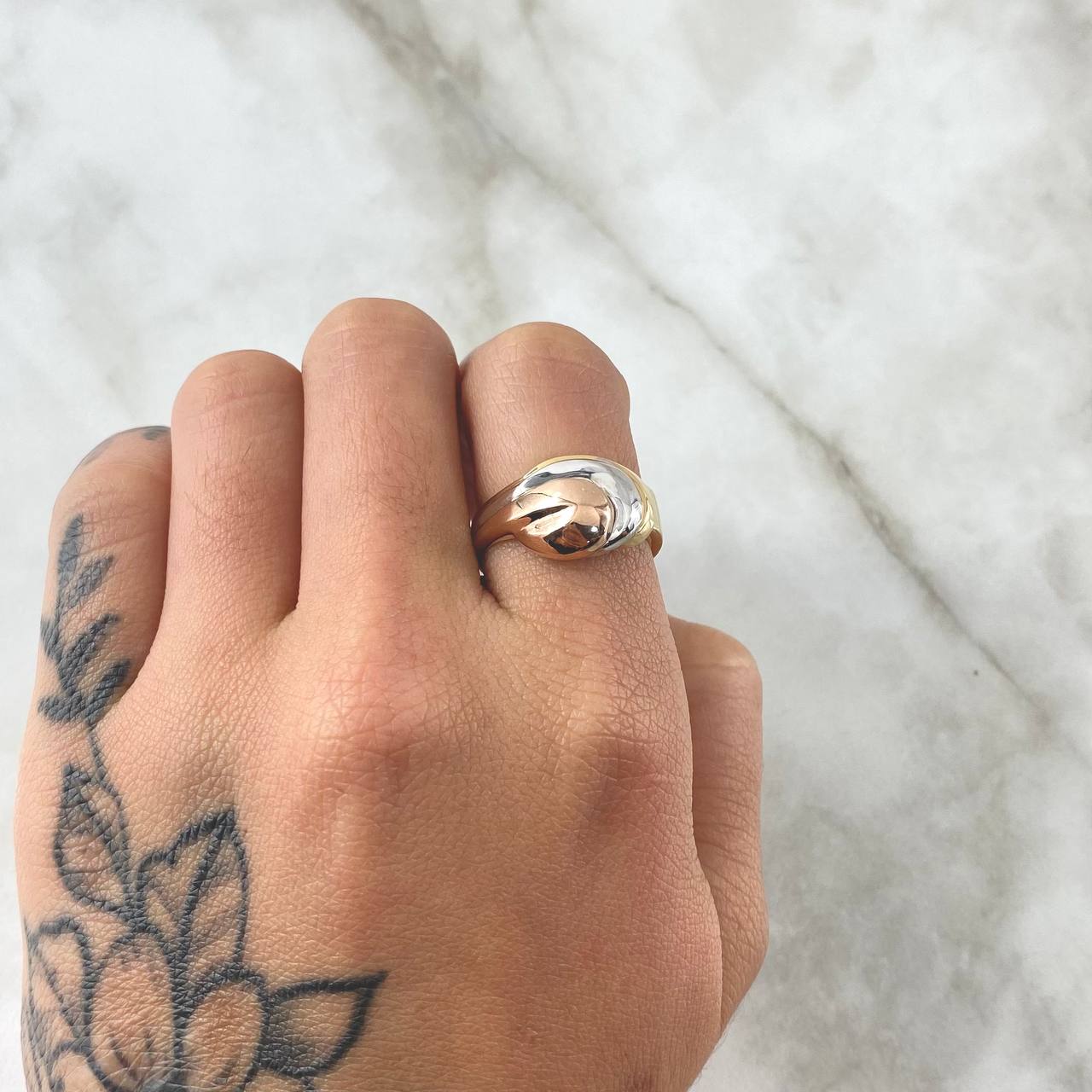 Triple Waves Ring 4.4gr / T6 3/4 / Smooth Three Golds 18K ©