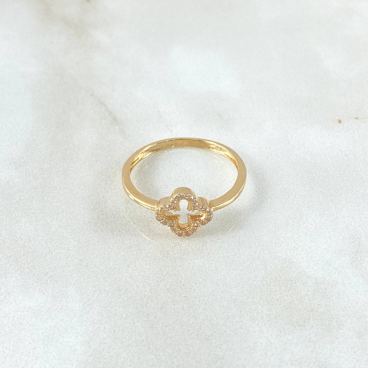Anillo Flor Trebol 1.75gr / T7 3/4 / Circones Blancos Oro Amarillo 18K ©