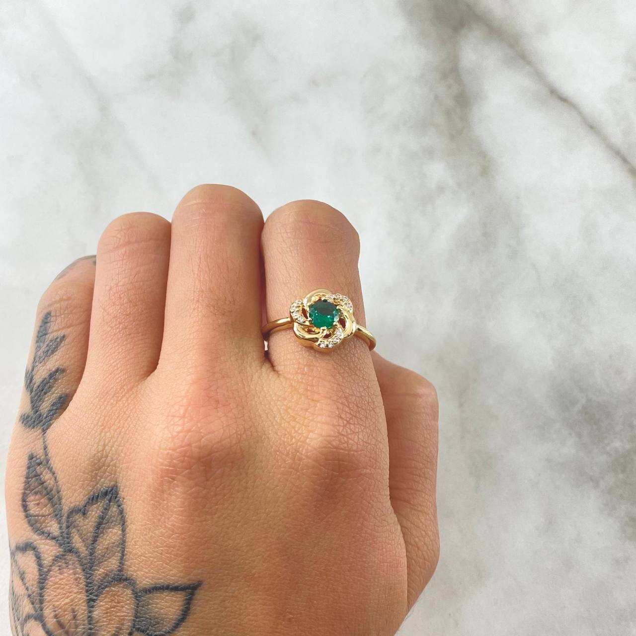 Gardenia Flower Ring 3.4gr / T7 1/4 / White Green Zircons Yellow Gold 18K ©