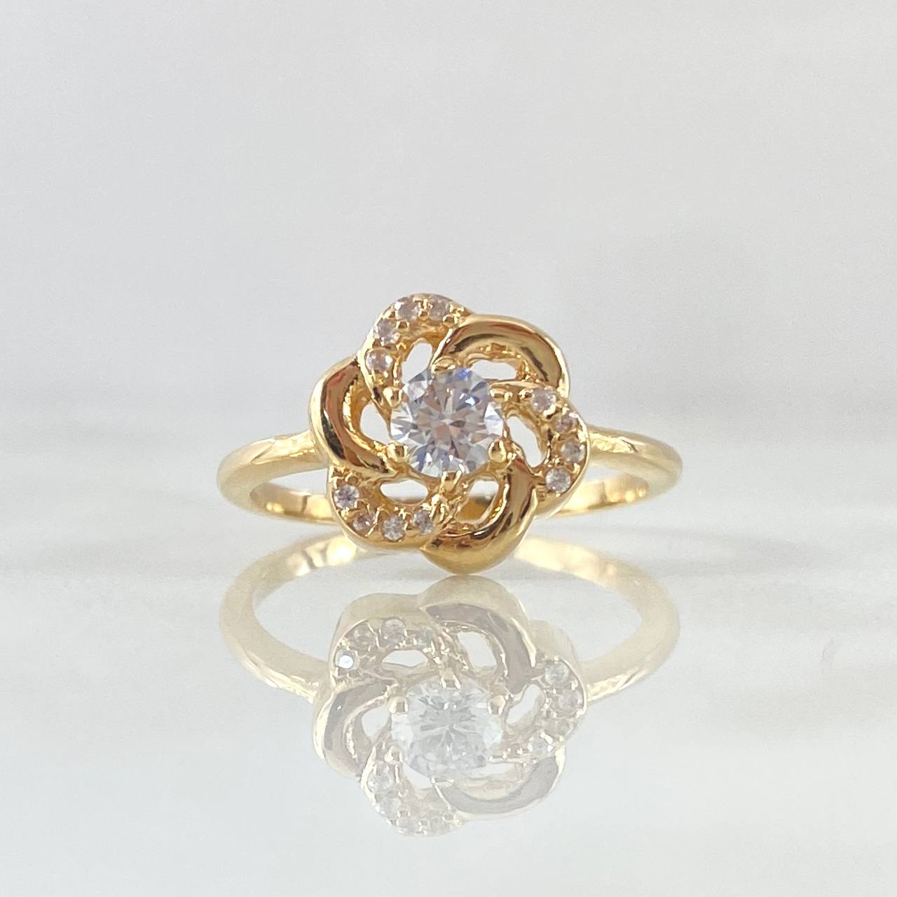 Gardenia Flower Ring 3.15gr / T7 1/4 / White Zirconia Yellow Gold 18K ©