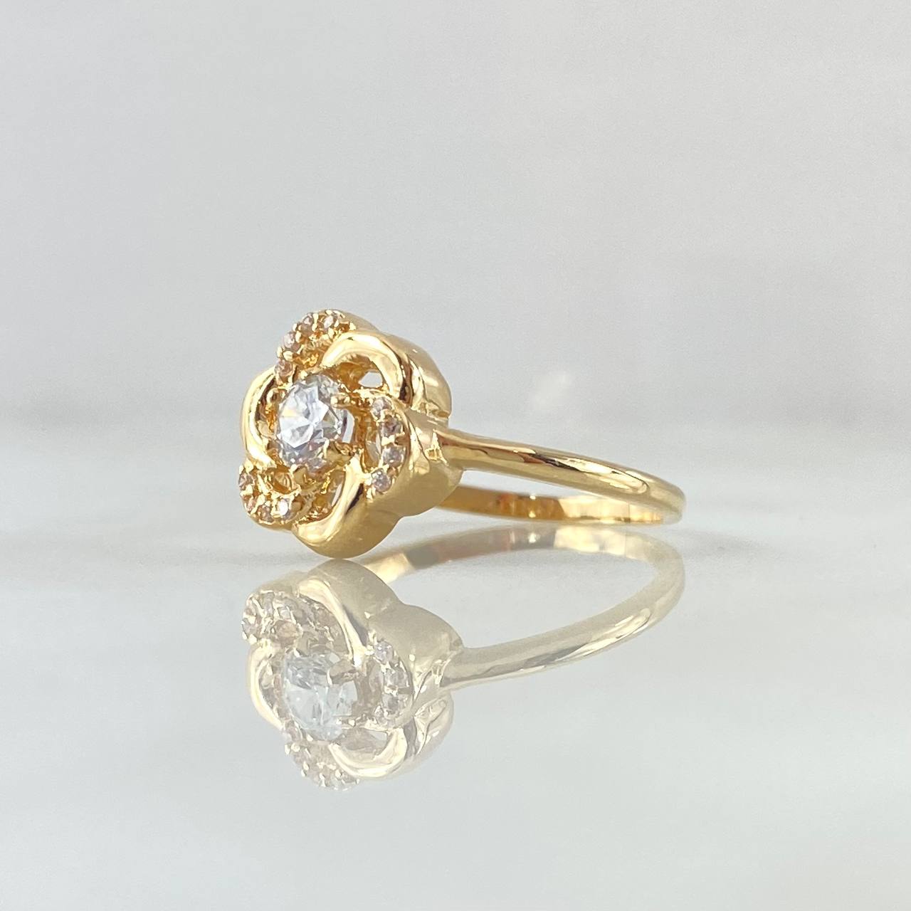 Gardenia Flower Ring 3.15gr / T7 1/4 / White Zirconia Yellow Gold 18K ©