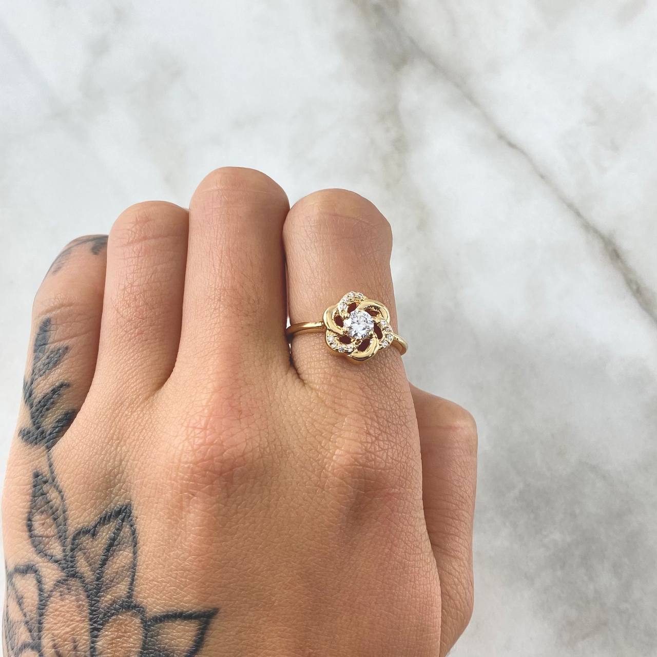 Gardenia Flower Ring 3.15gr / T7 1/4 / White Zirconia Yellow Gold 18K ©