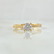 Anillo Solitario Cetro Punteado 2gr / T6 1/4 / Circones Blancos Oro Amarillo 18K ©