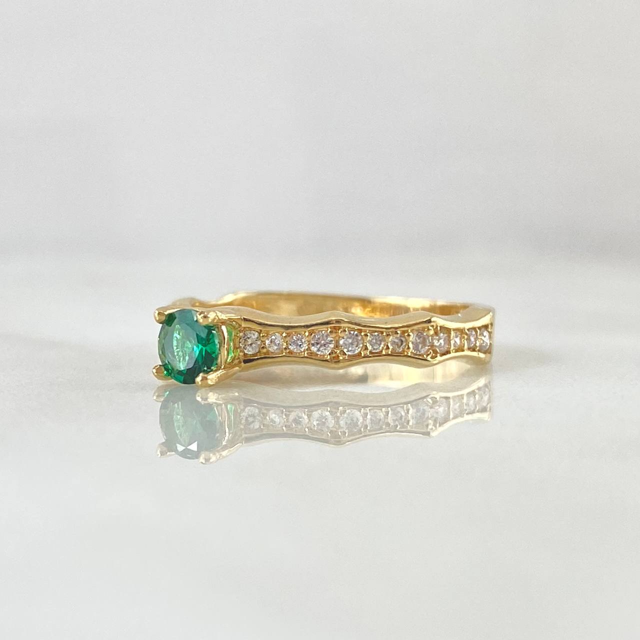 Zig-Zag External Ring 2.25gr / T6 1/4 / White Green Zircons Yellow Gold 18K ©