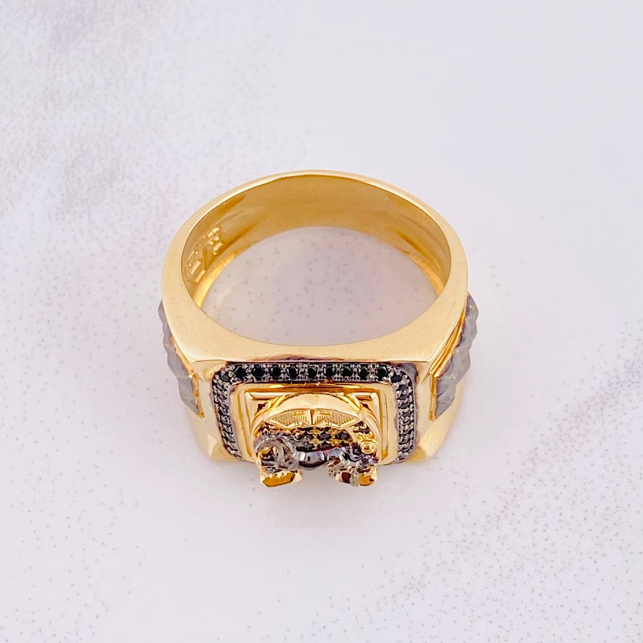 Anillo Herradura Caballo 11.2g / T10 1/2 Oro Amarillo 18K