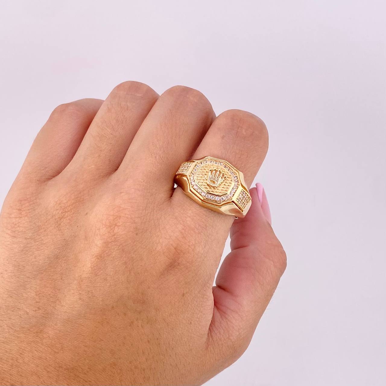 Anillo Sello Corona 9.45g / T11 1/2 Oro Amarillo 18K