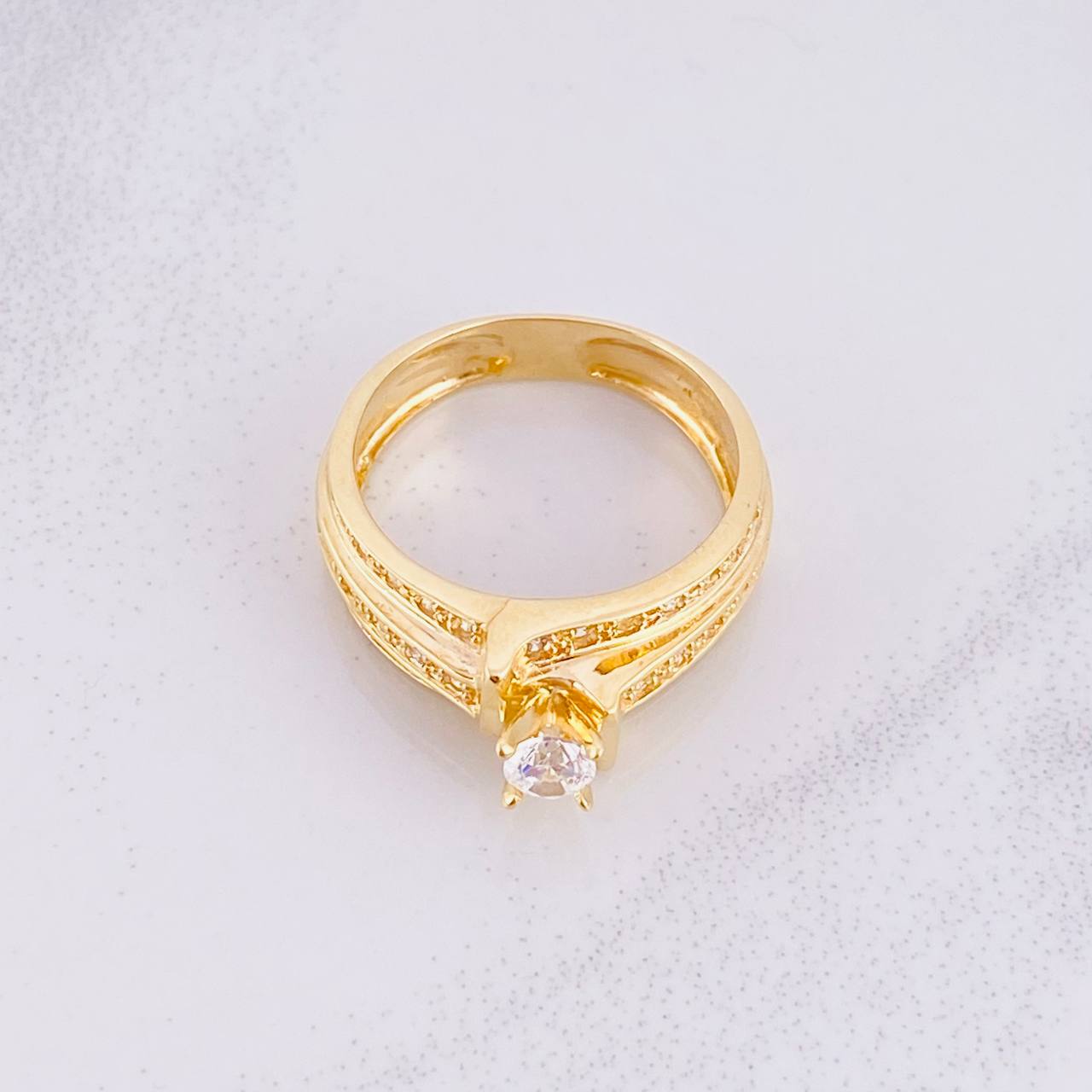 Anillo Tres Carriles Tupidos 5g / T7 Oro Amarillo 18K