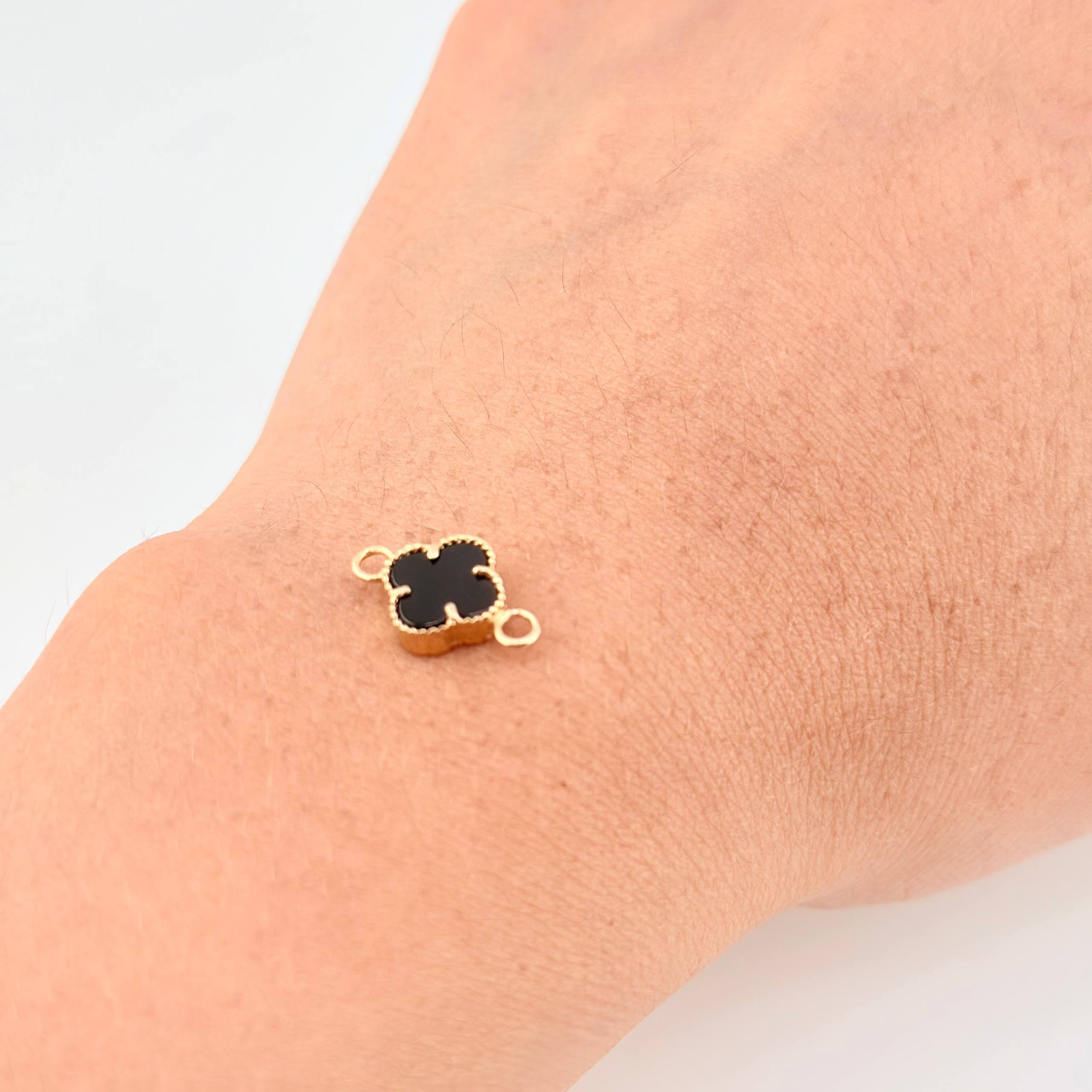 Clover Charm 0.75 g / 1/2 in 18K Yellow Gold