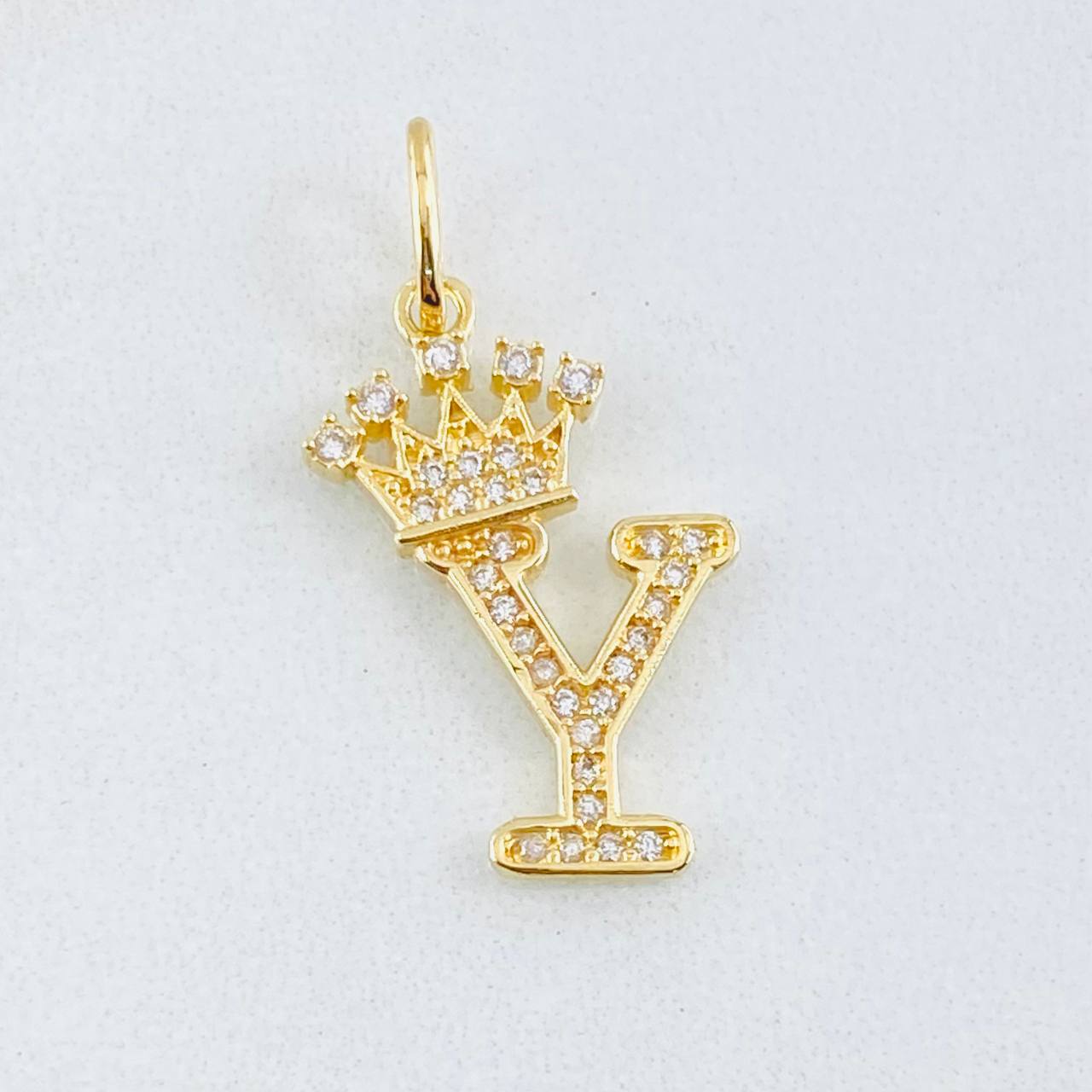Dije Corona Letra Y 1.55gr / 1 in / Oro Amarillo 18K