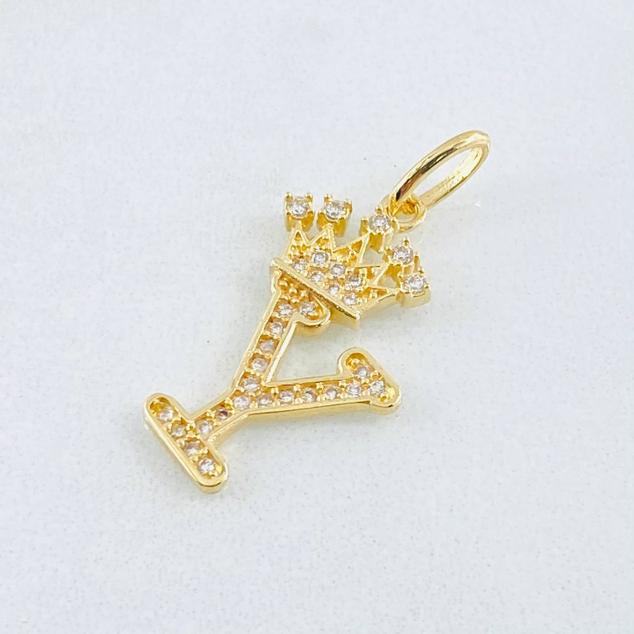 Dije Corona Letra Y 1.45gr / 1 in / Oro Amarillo 18K
