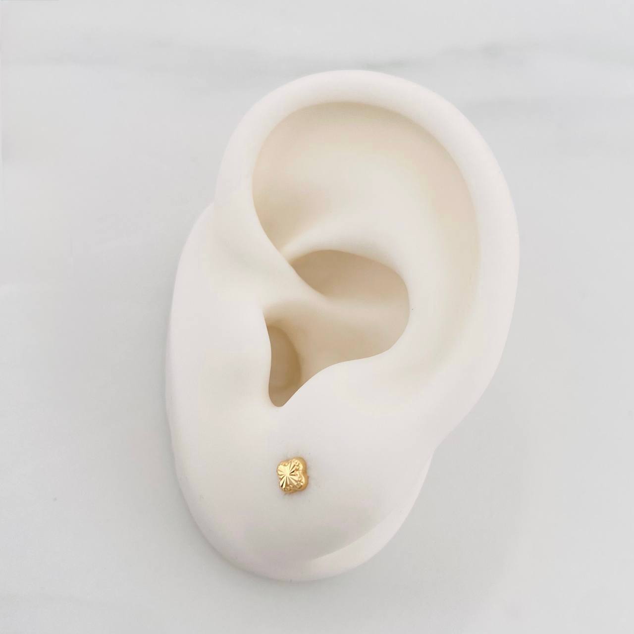 Clover Diamond Cut Stud Earrings 0.4g / in / 3.4mm Yellow Gold 18K