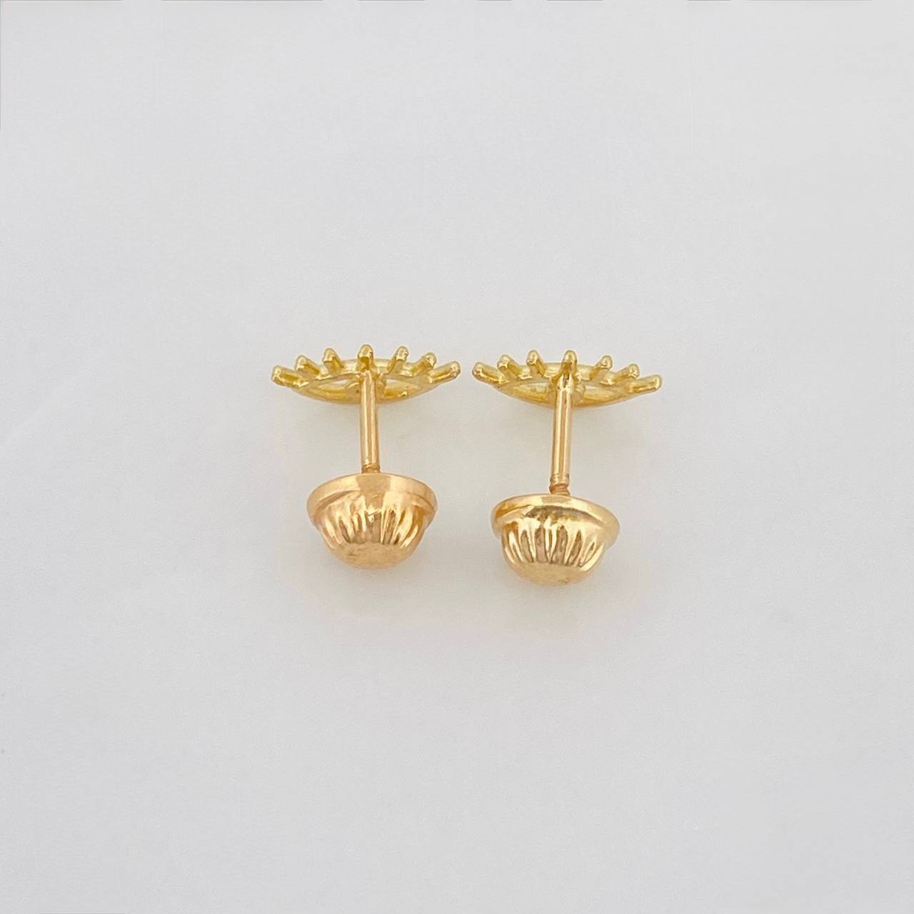 Stud Earrings Eye Silhouette 0.65g / in / 8.38mm Yellow Gold 18K