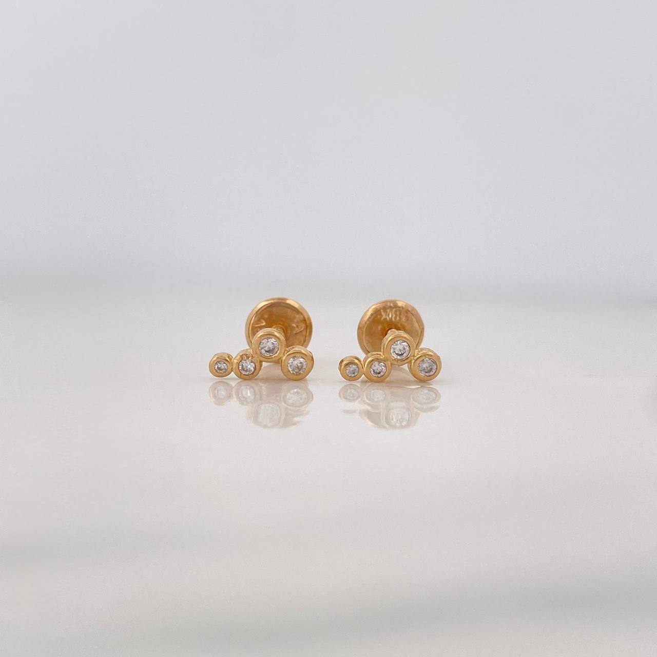 Stud Earrings Circles 0.85g / in / 2.67mm Yellow Gold 18K