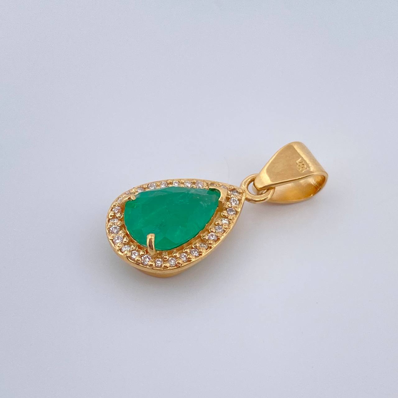 Dije Gota Esmeralda 2.4gr / 1 in / Oro Amarillo 18K %
