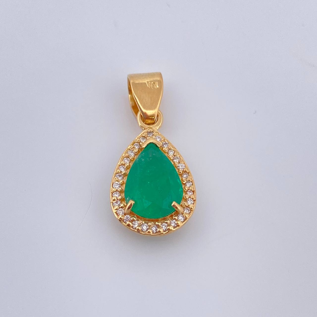 Dije Gota Esmeralda 2.4gr / 1 in / Oro Amarillo 18K %
