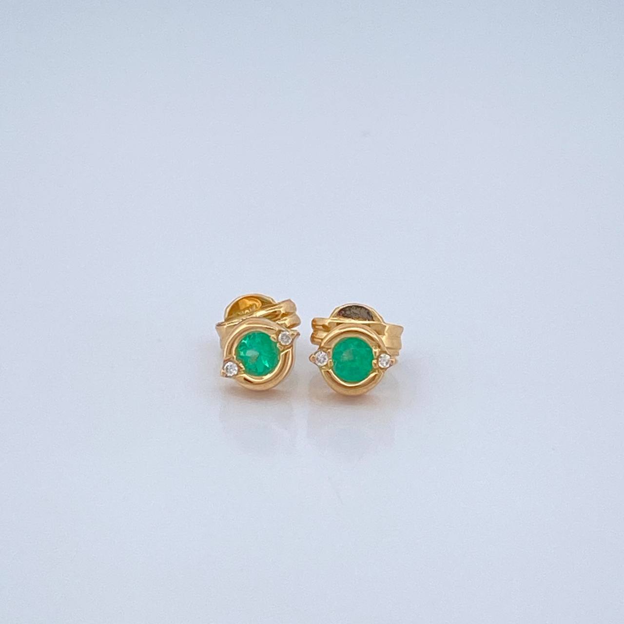 Topos Circulo Esmeralda 1.4gr / 1/2 in / Oro Amarillo 18K %