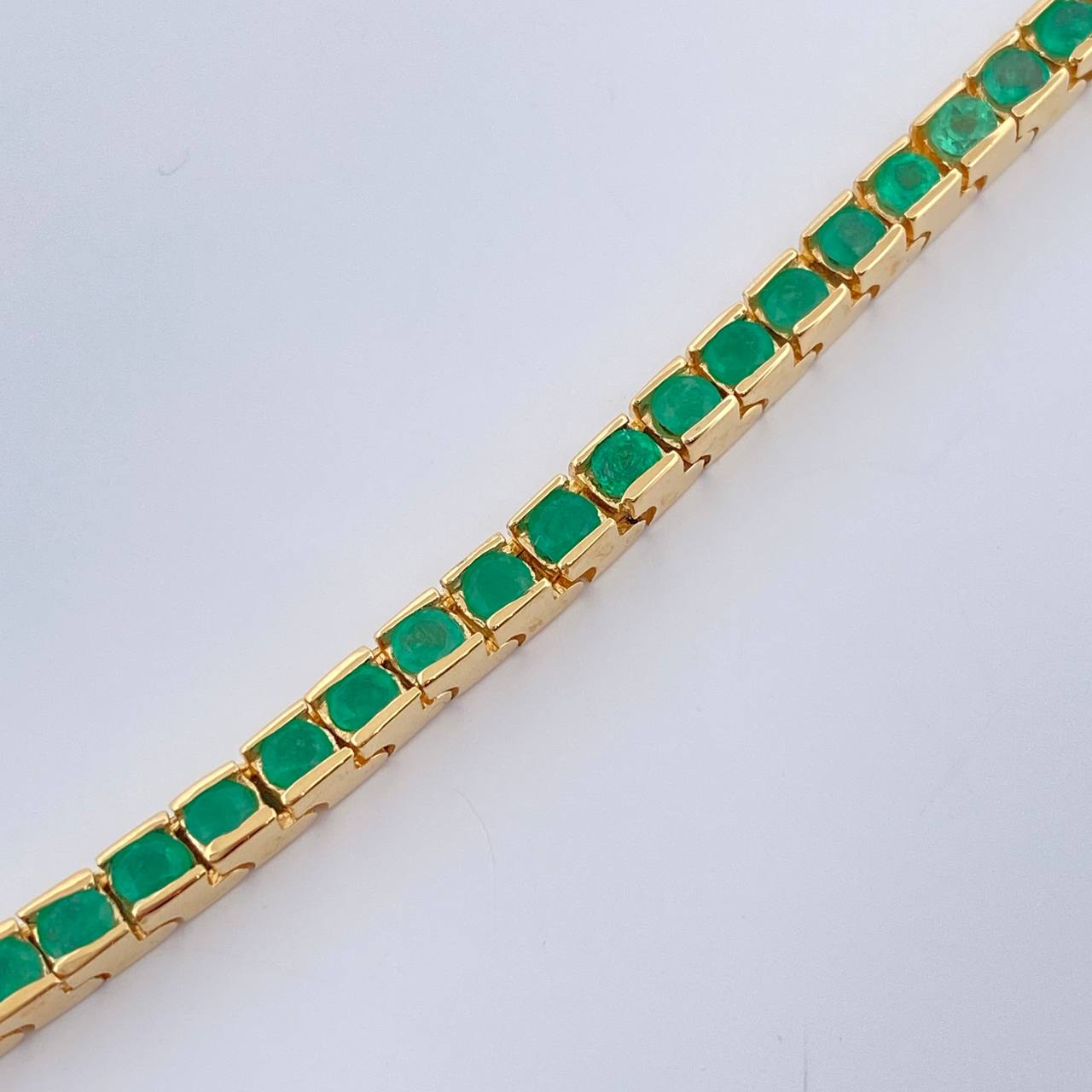 Pulso Tipo Tennis Esmeralda 15.7gr / 6 3/4 in / 3.26mm Oro Amarillo 18K %