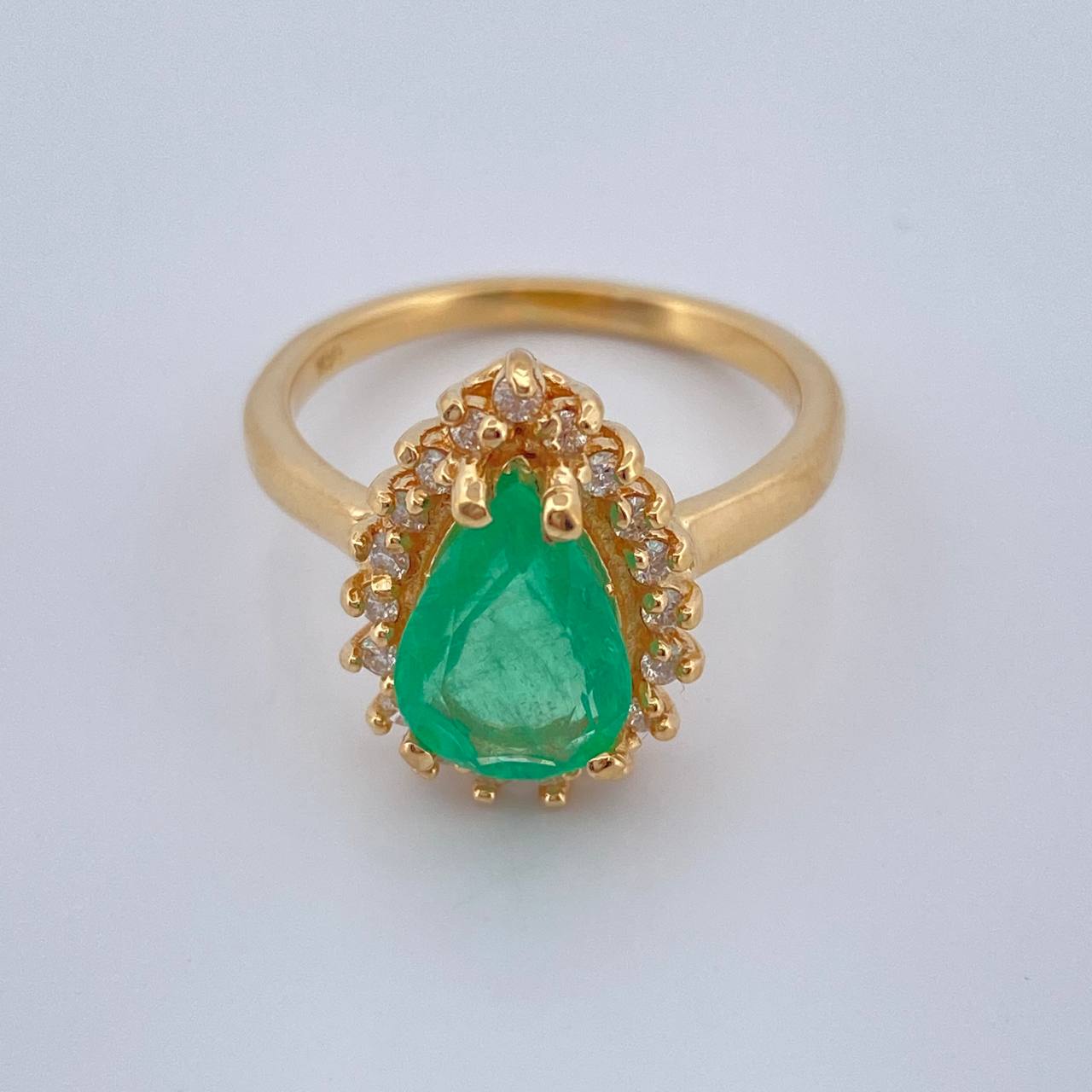 Anillo Solitario Gota Esmeralda 4.6gr / T6 1/2 / Oro Amarillo 18K %