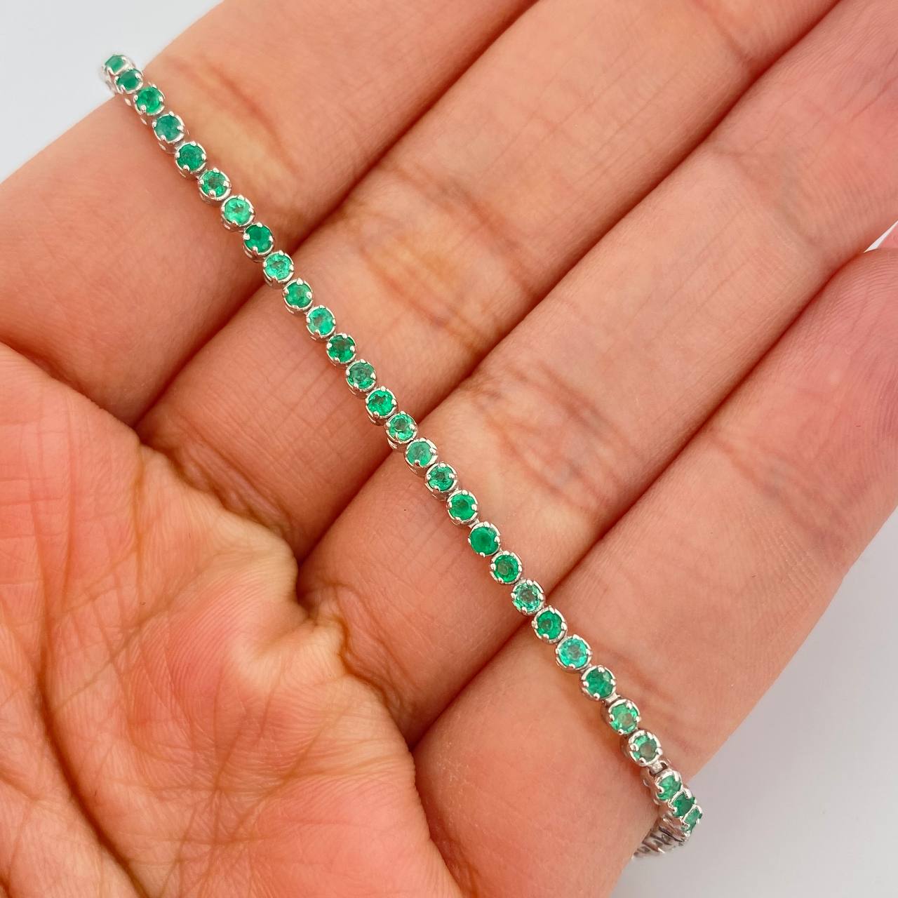 Pulso Tipo Tennis Esmeralda 6.4gr / 6 3/4 in / 2mm Oro Blanco 18K %