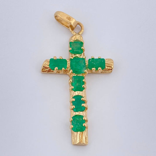 Dije Cruz Tronco Esmeralda 4.2gr / 1 3/4 in / Oro Amarillo 18K %