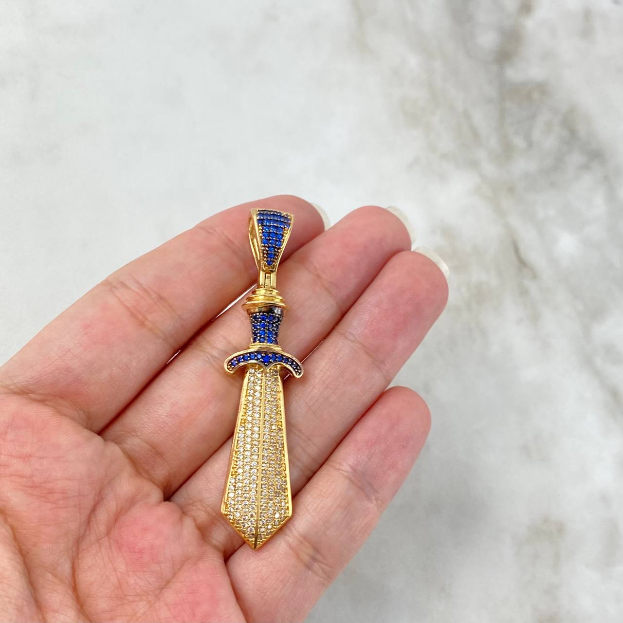 Pendant Sword 8.9gr / 5.8cm / Blue White Zircons Yellow Gold